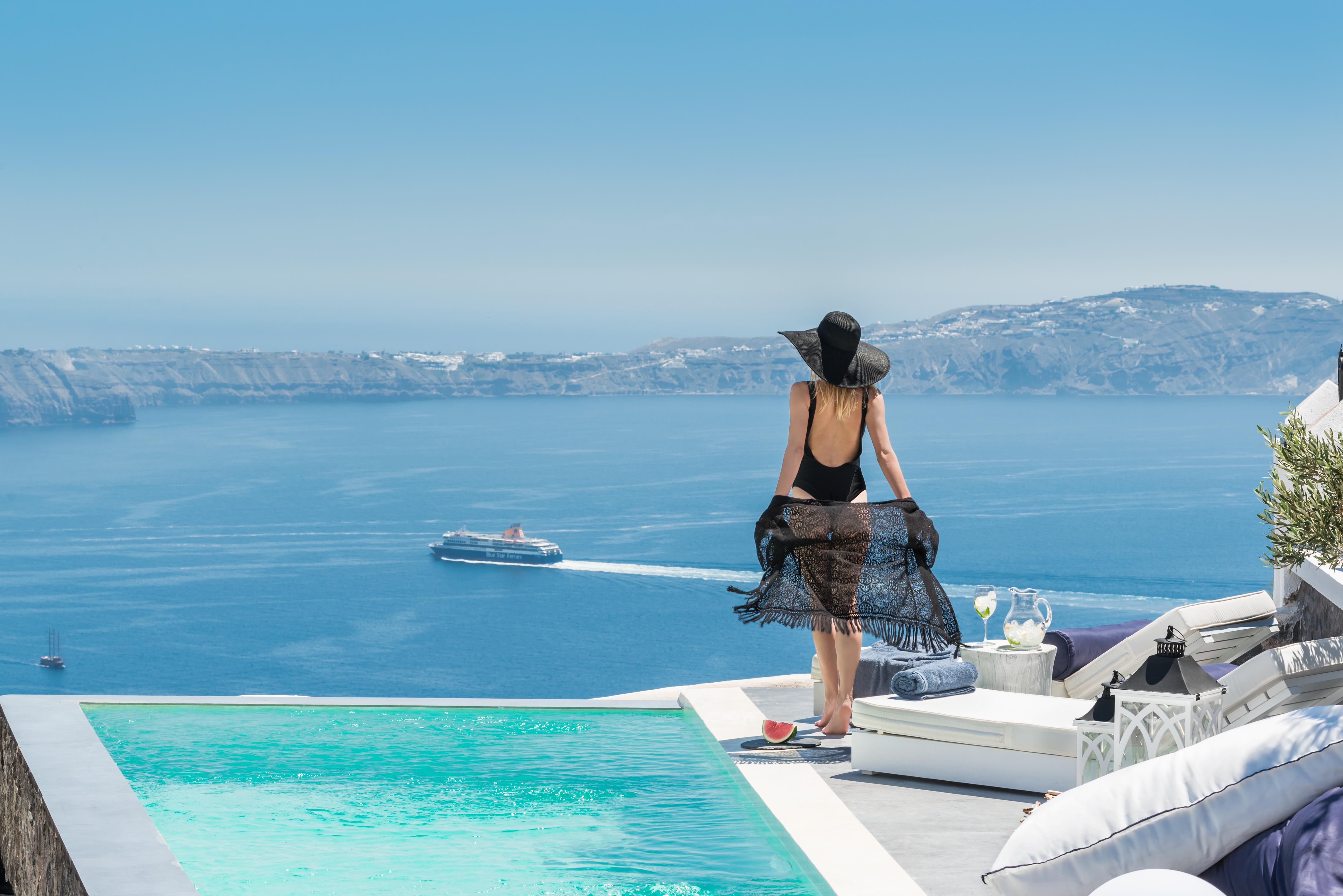 Mythical Blue Luxury Hotel Fira (Santorini)